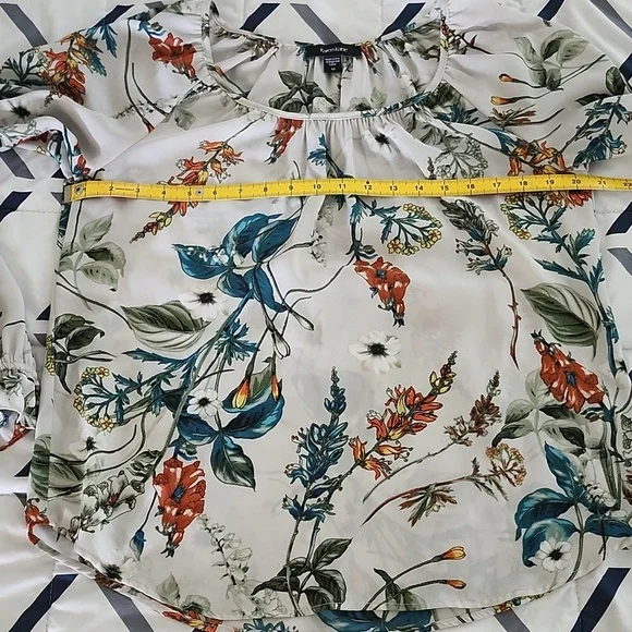 Karen Kane White Multicolor Floral Blouse - Picture 4 of 5